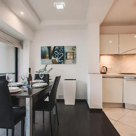 Luxury Boutique With Sea & Skyline Views St Julian Apartman