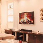 Luxury Boutique With Sea & Skyline Views St Julian Apartmán *