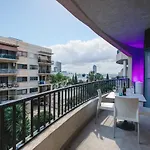 Апартаменты Luxury Boutique With Sea & Skyline Views St Julian Сент Джулианс
