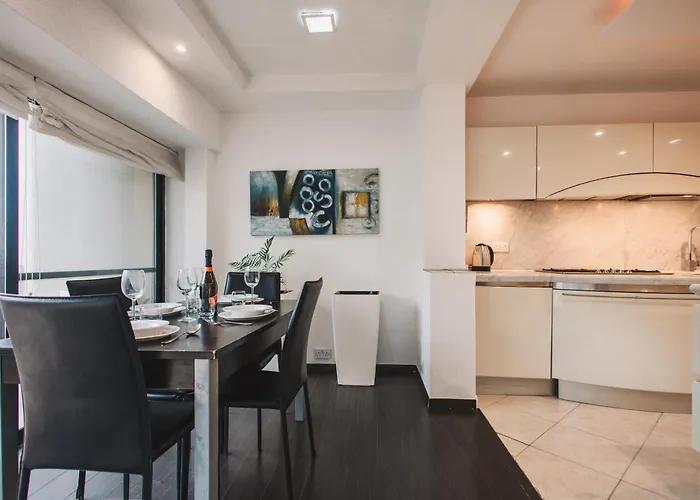 Luxury Boutique With Sea & Skyline Views St Julian Lejlighed