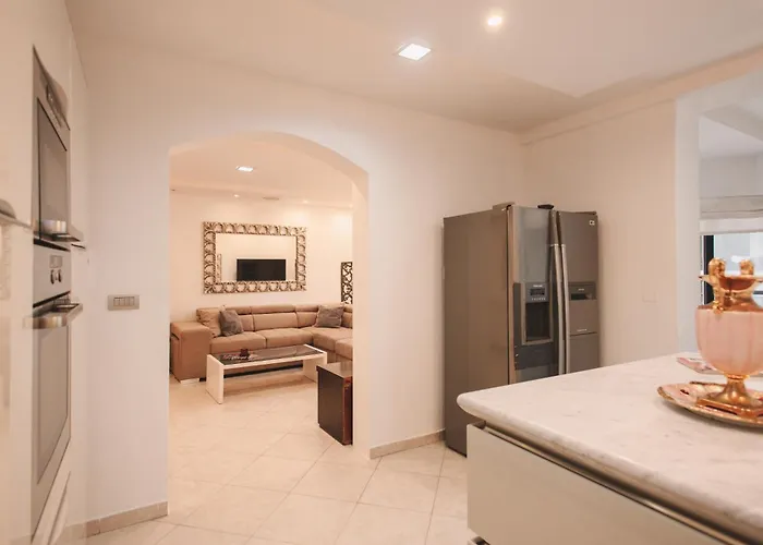 Luxury Boutique With Sea & Skyline Views St Julian Lejlighed